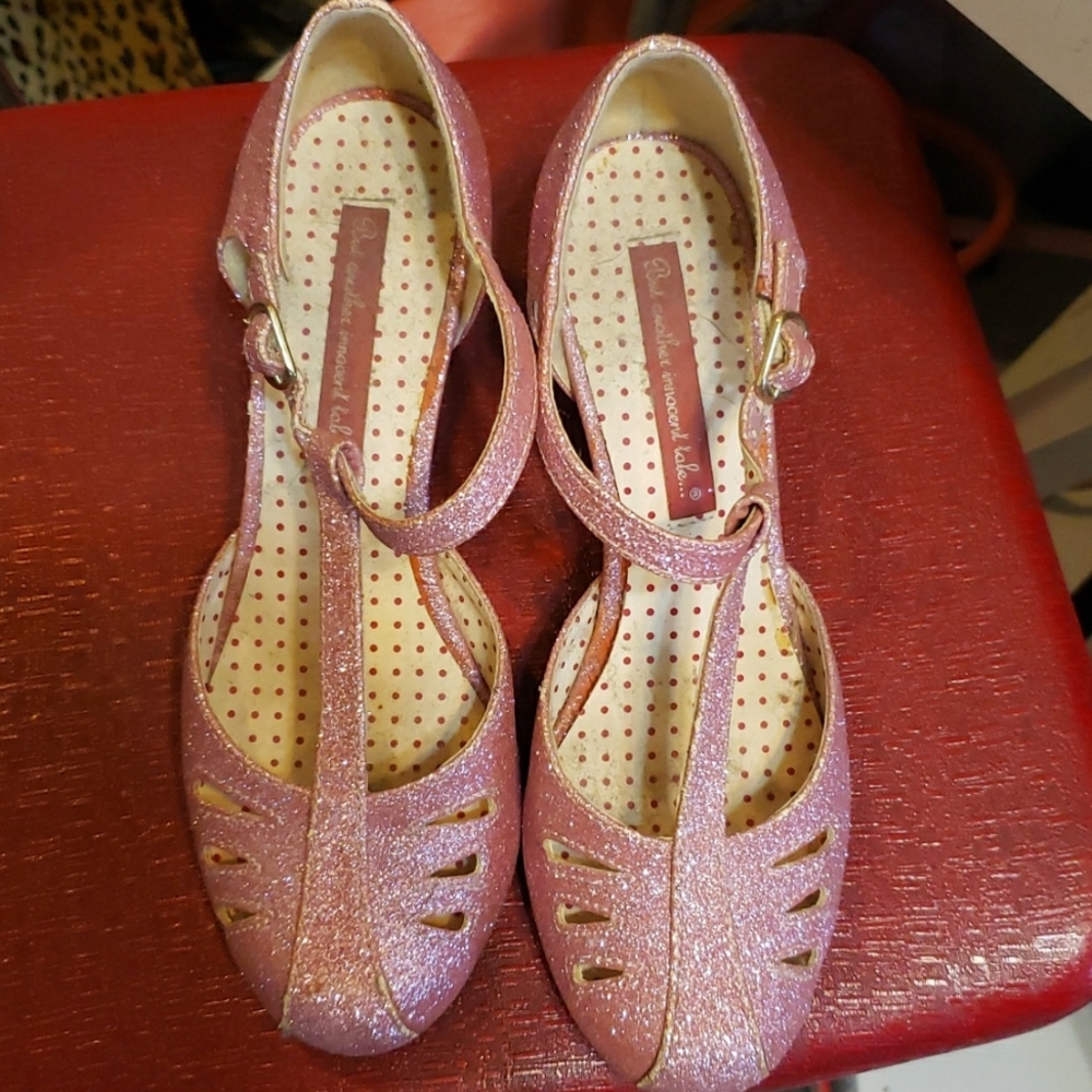 Sparkle pink bait shoes